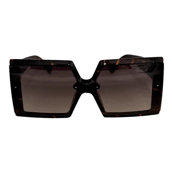 Vince Camuto | Accessories | Vince Camuto Oversized Square Sunglasses ...